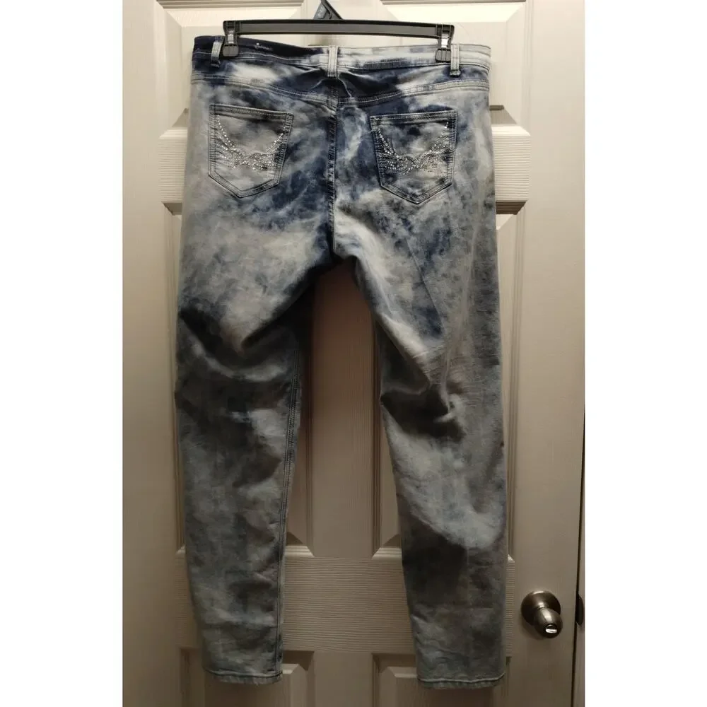 Elite Women's Size 16W Distressed Ripped Acid Wash Studded Embellished Jeans